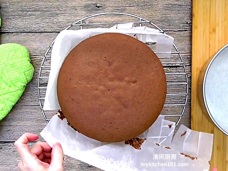 如何制作巧克力生日海绵蛋糕