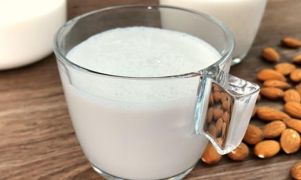 制作杏仁奶 – 素食植物奶